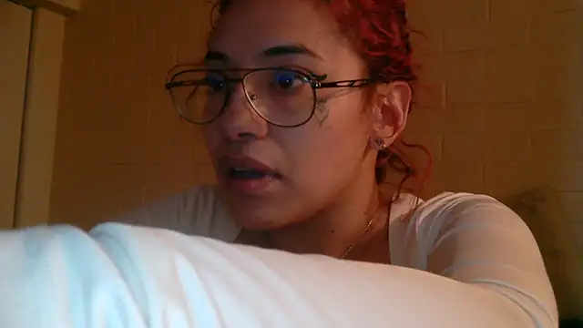 Snapshot of Vixxenn_V chatting on March 27, 2026, 3:45 am Vixxenn V online show from March 27, 2026, 3:45 am