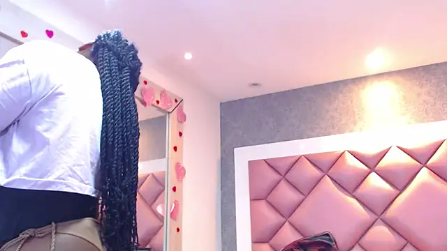 DanielaDuff online show from March 4, 2026, 7:42 pm