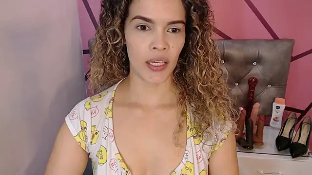 greatASS Latina online show from November 14, 2025, 11:31 am