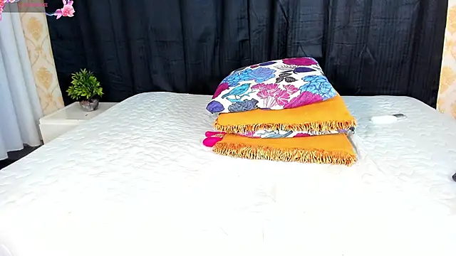 DENISE WOLFE online show from March 19, 2025, 6:44 pm