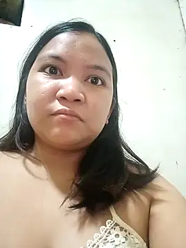 milkytitsmom4u online show from April 7, 2026, 7:03 pm