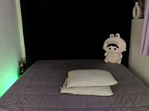 Snapshot of Angelic_Fuckerxxx chatting on February 17, 2026, 3:25 am Angelic Fuckerxxx online show from February 17, 2026, 3:25 am