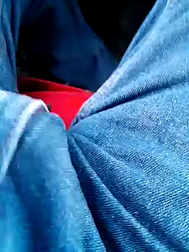 Snapshot of feet_toes chatting on February 21, 2025, 3:54 pm feet toes online show from February 21, 2025, 3:54 pm