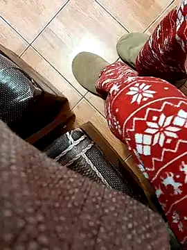 Snapshot of feet_toes chatting on February 22, 2025, 5:44 am feet toes online show from February 22, 2025, 5:44 am