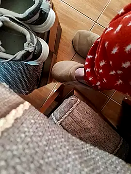 Snapshot of feet_toes chatting on March 14, 2025, 5:27 am feet toes online show from March 14, 2025, 5:27 am