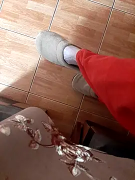 feet toes online show from November 20, 2025, 6:57 am