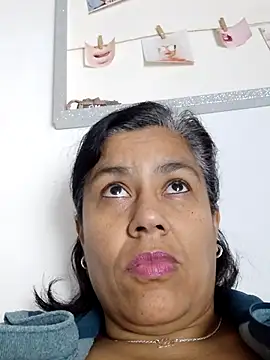 Snapshot of Molly_newman6 chatting on January 25, 2025, 6:35 pm Molly newman6 online show from January 25, 2025, 6:35 pm