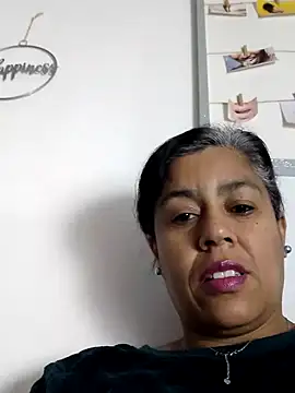 Snapshot of Molly_newman6 chatting on February 11, 2025, 3:40 am Molly newman6 online show from February 11, 2025, 3:40 am