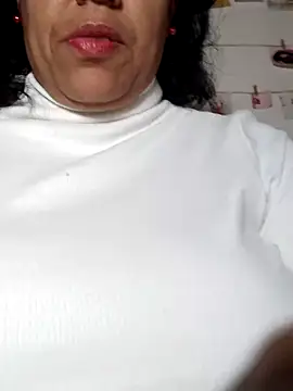 Snapshot of Molly_newman6 chatting on February 14, 2025, 7:44 pm Molly newman6 online show from February 14, 2025, 7:44 pm