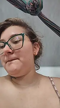 HunnyyLove online show from April 13, 2026, 5:07 pm