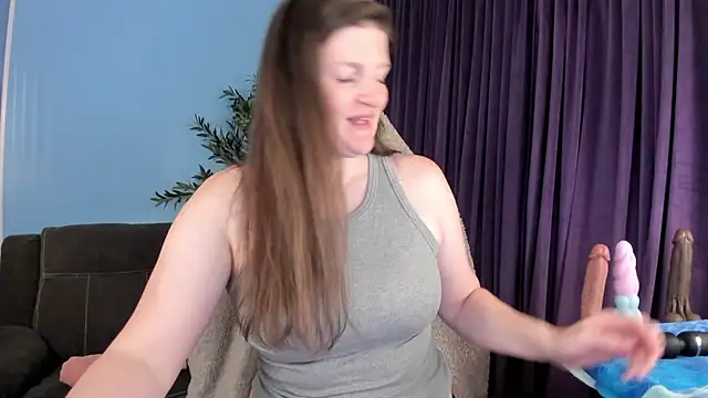 Kelly Carolina online show from April 15, 2026, 11:39 am