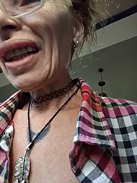 FrozenWaffle online show from May 15, 2026, 6:37 pm
