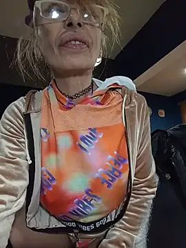 FrozenWaffle online show from May 24, 2026, 2:44 pm