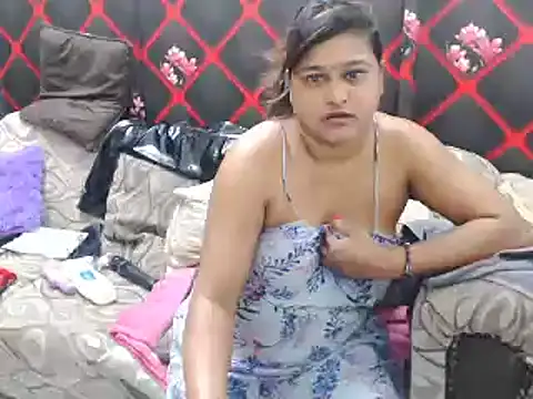 Snapshot of indian_glitter chatting on February 6, 2025, 3:48 am indian glitter online show from February 6, 2025, 3:48 am
