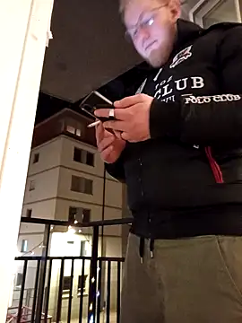 Justinahlbergswedenlive94 online show from December 5, 2024, 9:39 pm