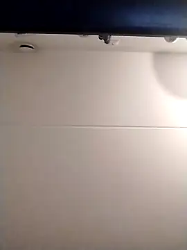 Justinahlbergswedenlive94 online show from January 28, 2025, 7:32 pm