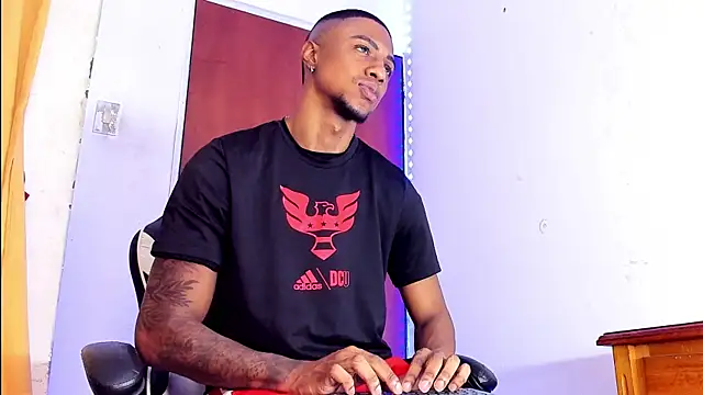 YeremiBrowm online show from December 31, 2024, 7:18 pm