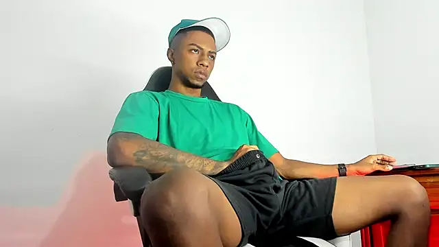 YeremiBrowm online show from March 4, 2025, 11:32 pm