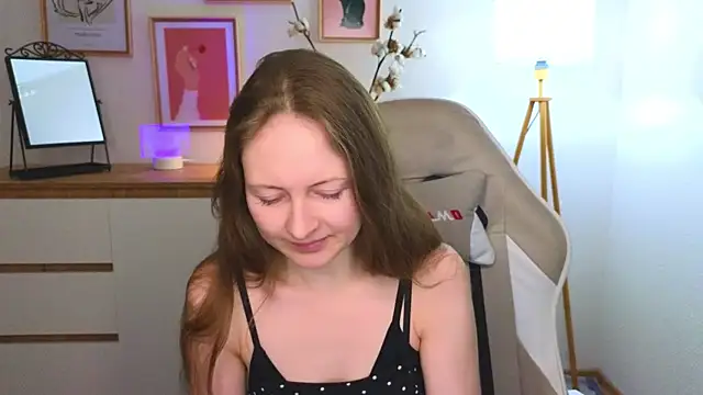 freya nilsson online show from December 10, 2024, 7:11 pm