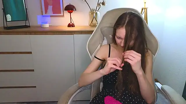 freya nilsson online show from December 11, 2024, 4:09 pm