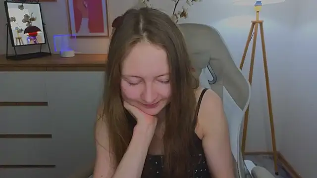 freya nilsson online show from December 17, 2024, 6:42 pm