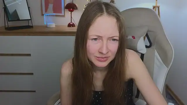 freya nilsson online show from December 18, 2024, 7:08 pm