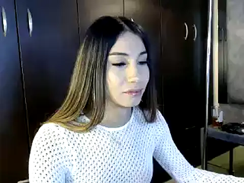 saraplayboy96 online show from January 30, 2025, 8:21 pm