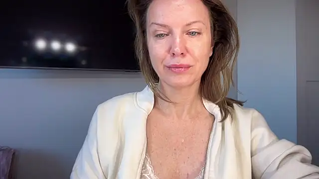 RachellAmazing online show from September 17, 2025, 6:26 am