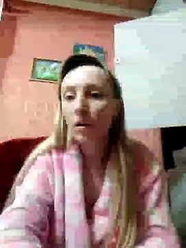 Snapshot of Biddy_Alana chatting on December 7, 2024, 4:20 am Biddy Alana online show from December 7, 2024, 4:20 am