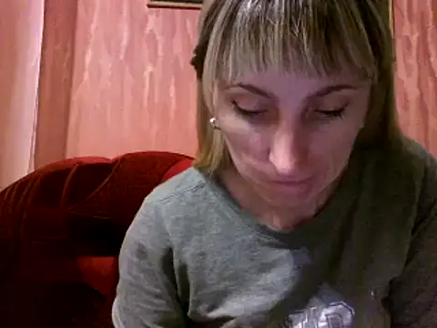 Snapshot of Biddy_Alana chatting on December 8, 2024, 8:15 pm Biddy Alana online show from December 8, 2024, 8:15 pm