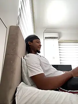 Snapshot of finefinance chatting on November 2, 2025, 7:00 am finefinance online show from November 2, 2025, 7:00 am