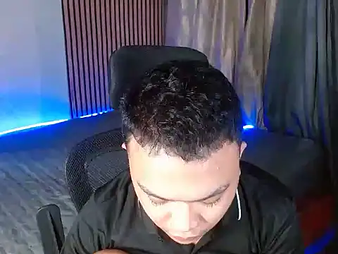 Snapshot of xsweetasian69x chatting on January 15, 2025, 5:47 pm xsweetasian69x online show from January 15, 2025, 5:47 pm