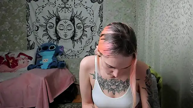 Cutie Adelia online show from February 14, 2025, 1:18 pm