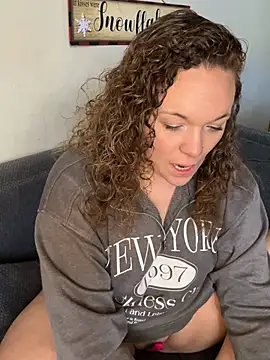 AuroraSummers online show from January 12, 2026, 4:12 pm