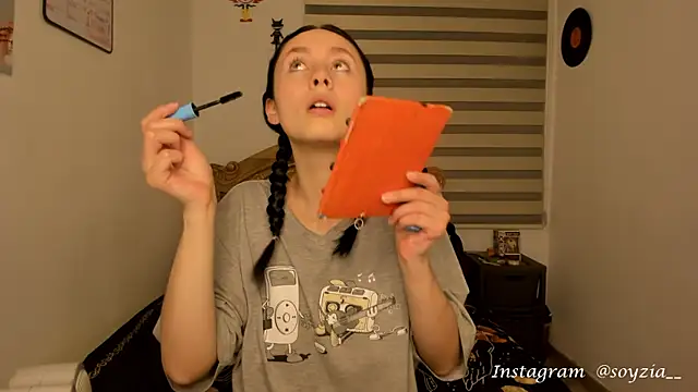 bellaa-w online show from December 3, 2024, 4:03 am