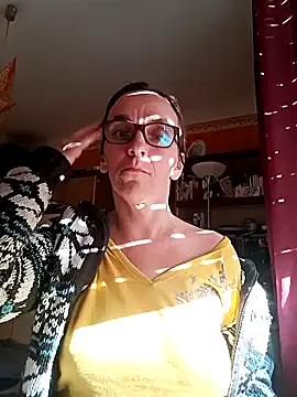 Dettybitch40 online show from October 8, 2025, 2:36 pm