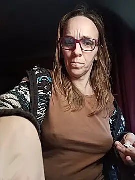 Dettybitch40 online show from November 17, 2025, 1:50 pm