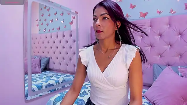 HannaPetit online show from February 14, 2025, 2:44 pm