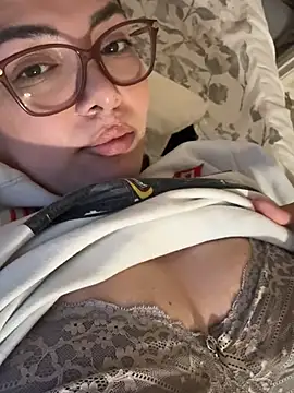 Snapshot of nativepumpkin95 chatting on February 10, 2025, 1:03 am nativepumpkin95 online show from February 10, 2025, 1:03 am