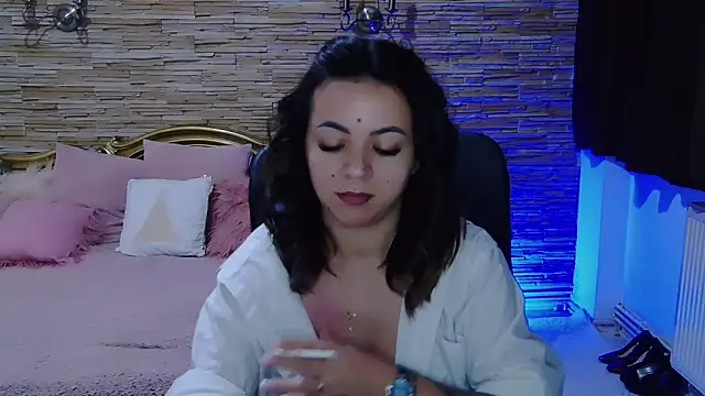 Snapshot of PlayfulElla chatting on December 14, 2024, 10:24 am PlayfulElla online show from December 14, 2024, 10:24 am
