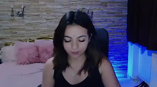 Snapshot of PlayfulElla chatting on December 15, 2024, 2:37 pm PlayfulElla online show from December 15, 2024, 2:37 pm