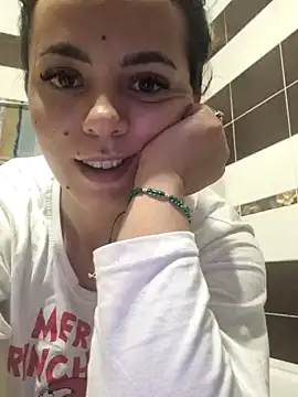 PlayfulElla online show from December 21, 2025, 3:08 pm