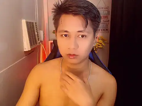 khael moreno online show from November 11, 2025, 10:54 pm