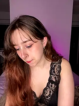 Snapshot of tsuki_chan_on chatting on September 9, 2025, 4:45 am tsuki chan on online show from September 9, 2025, 4:45 am