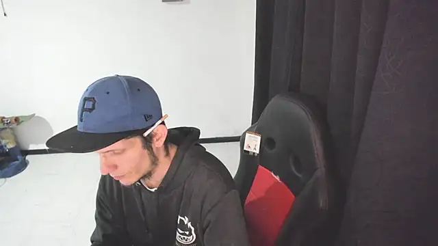 Jeff Waltonxh online show from December 15, 2025, 4:39 am