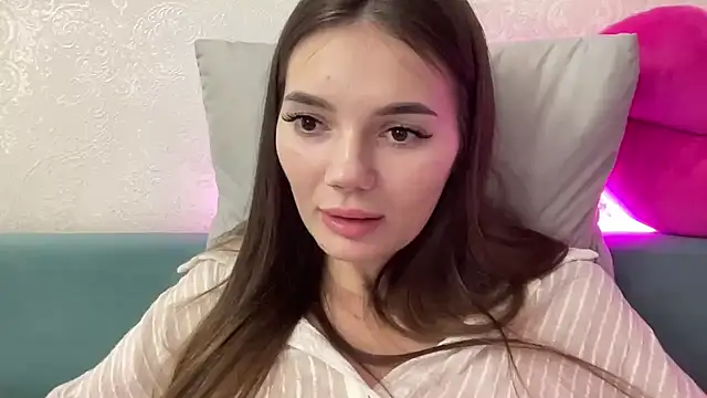 Snapshot of Miracle_angel_ chatting on December 9, 2024, 6:57 pm Miracle angel  online show from December 9, 2024, 6:57 pm