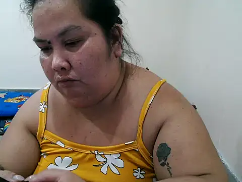xxbigboootyxx online show from May 3, 2026, 10:43 am