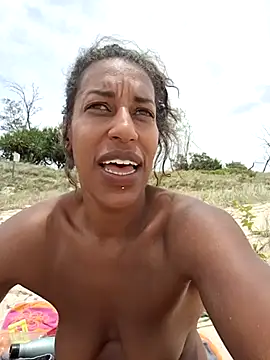 Snapshot of Goldenlace chatting on December 30, 2024, 1:15 am Goldenlace online show from December 30, 2024, 1:15 am