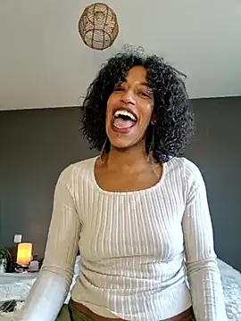 Snapshot of Goldenlace chatting on February 14, 2025, 10:49 am Goldenlace online show from February 14, 2025, 10:49 am