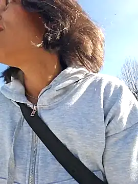 Snapshot of Goldenlace chatting on February 26, 2025, 2:25 pm Goldenlace online show from February 26, 2025, 2:25 pm